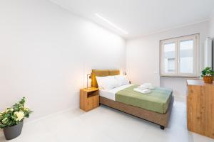 One-Bedroom Apartment with Balcony