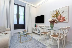 Genteel Home Plaza del Museo