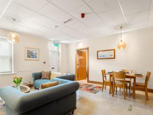 1 Chapel Lane House Clifden