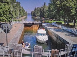 Kiva asunto Vääksyn kanavalla