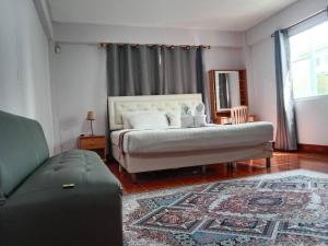 Beachfront Hotel Cha Am