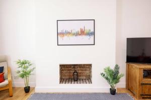 Bright, Spacious 2-bed, 5 mins from Tube, Sleeps 4 - Pass the Keys