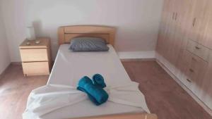 Sea view condo in the center