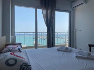 Sea view condo in the center