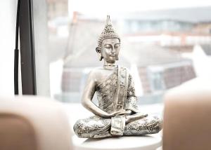 Bright 3 Bed 2 Bath with Air Con in Clerkenwell - Pass the Keys