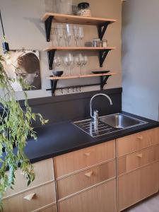 Cozy apartment centrally located in the middle of the city