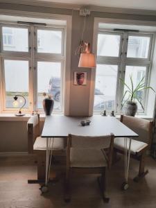 Cozy apartment centrally located in the middle of the city