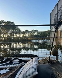 Maisons de vacances Stilted Cabin By Lake Lacanau : photos des chambres