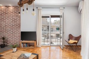 Acropolis Atmospheric Apartment