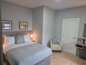 Superior Family Room room in The Bridge Tavern