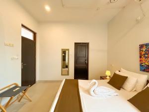 Coral Nest by Blue Bird