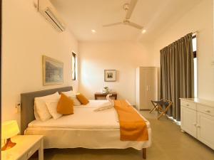 Coral Nest by Blue Bird