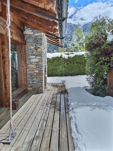 Chalet Spacieux à Chamonix pour 9 – Vue Panoramique Mont-Blanc, Jacuzzi, Jardin & Parking