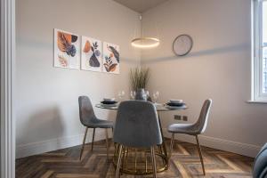 Lux 2-bed Flat for City Escape!