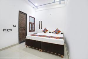 FabHotel Om Palace