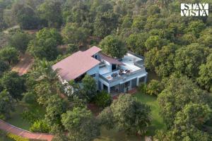 StayVista at Willow Cove with AC, WiFi