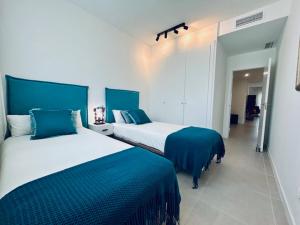 Beautiful brand new - Estepona beach side apartment
