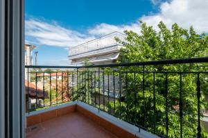 Sunsets Nest by Golden Host