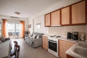 Sunsets Nest by Golden Host