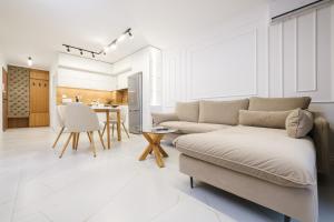 Bright & Spacious Central Plovdiv Apartments with Free Parking