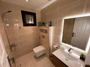 شقة بغرفتين وصالة مودرن وراقية