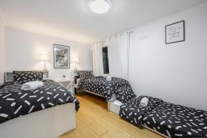 Tranquil Retreat in Roseville With Garden Oasis