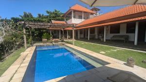 Villa Uluwatu Surf Ranch