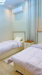 Luxury Flat W Private Terrace minutes to Airport