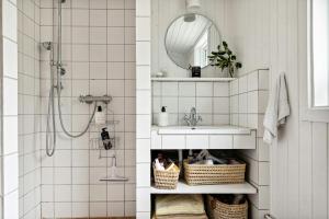 Classic Wooden Home Near Beach In Hornbæk