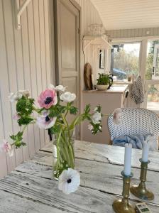 Classic Wooden Home Near Beach In Hornbæk
