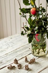 Classic Wooden Home Near Beach In Hornbæk