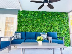 Tampa Luxury 5BR Estate with Pool and Golf Views