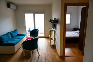 Modern City Flat Budva - Balcony & Garage Included