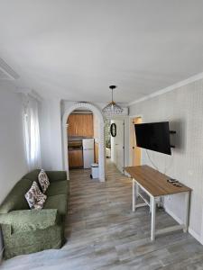 Charming Apartment with Terrace Beach and Sun