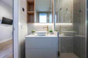 Chic Studio Steps from Gran Vía Madrid