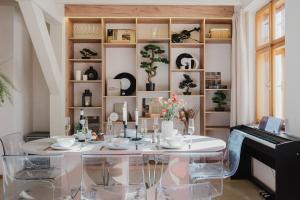 Prague Days - Attic Maisonette with Netflix and Workspace in New Town