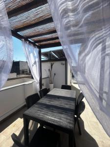 Leonardo Sicilian Casa