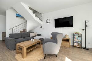 Spacious House Kołobrzeg with Garden Grill and Parking by Noclegi Renters