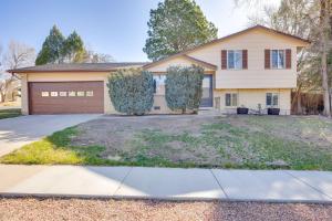 2 Mi to Citadel Mall Home with Furnished Patio!