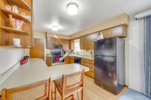 2 Mi to Citadel Mall Home with Furnished Patio!