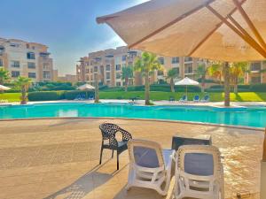 Ultra Luxury 3BR with Pools ,Sports ,Dining in Gated compound, Close tosites