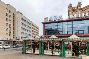 CityView Two-Storey Apartment Hala Mirowska Warsaw by Noclegi Renters