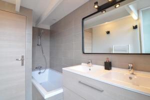 Appartements Luis Mariano Triplex Apartment : photos des chambres