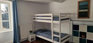 Maisons de vacances Maison de charme en Bretagne 5 ou 10 personnes : photos des chambres