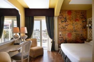 Deluxe Double or Twin Room with Side Sea View room in Palace Hotel