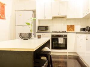 Secluded Botanic Cottage in Adelaide CBD