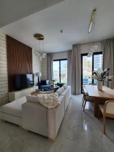 Nasma Luxury Stays - Lakeside Retreat Stylish & Cozy Villa Stay - 3hvězdičkové hotely ve městě Rás al-Chajma