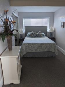 Casey Key 2-Bedroom Bay View