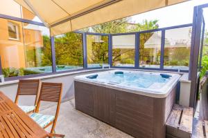 Villa Nila, a charming villa just a short walk away from the beach