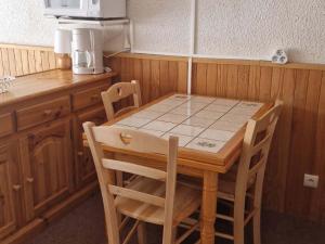 Appartements Studio 3 pers. 2* avec balcon expose Ouest, centre Valloire, parking prive, animaux acceptes - FR-1-263-491 : photos des chambres